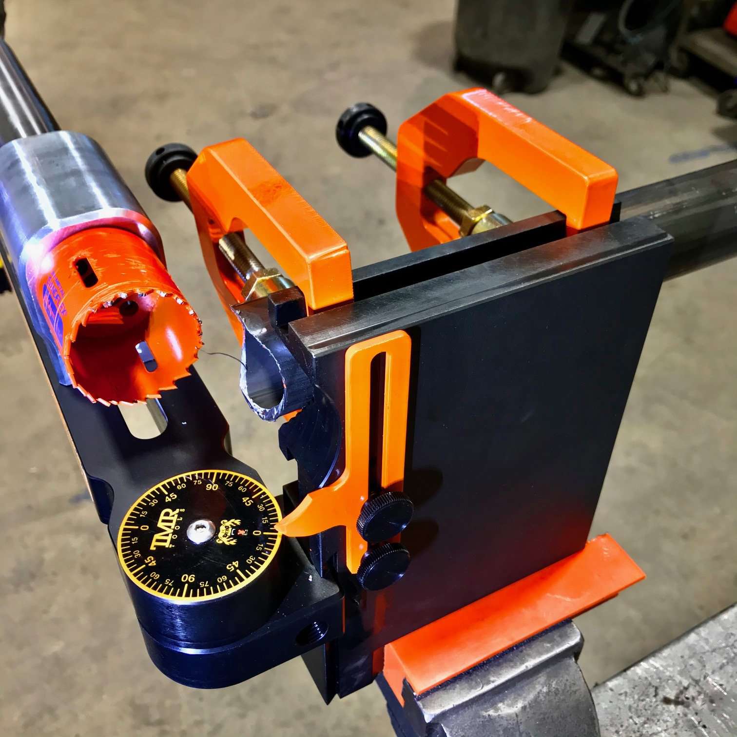 THE GRIZZLY Hole Saw Tube Notcher - Image 6