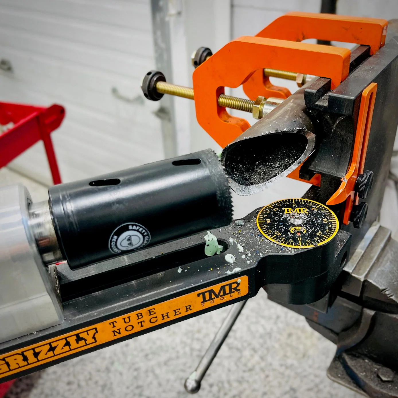 THE GRIZZLY Hole Saw Tube Notcher - Image 9