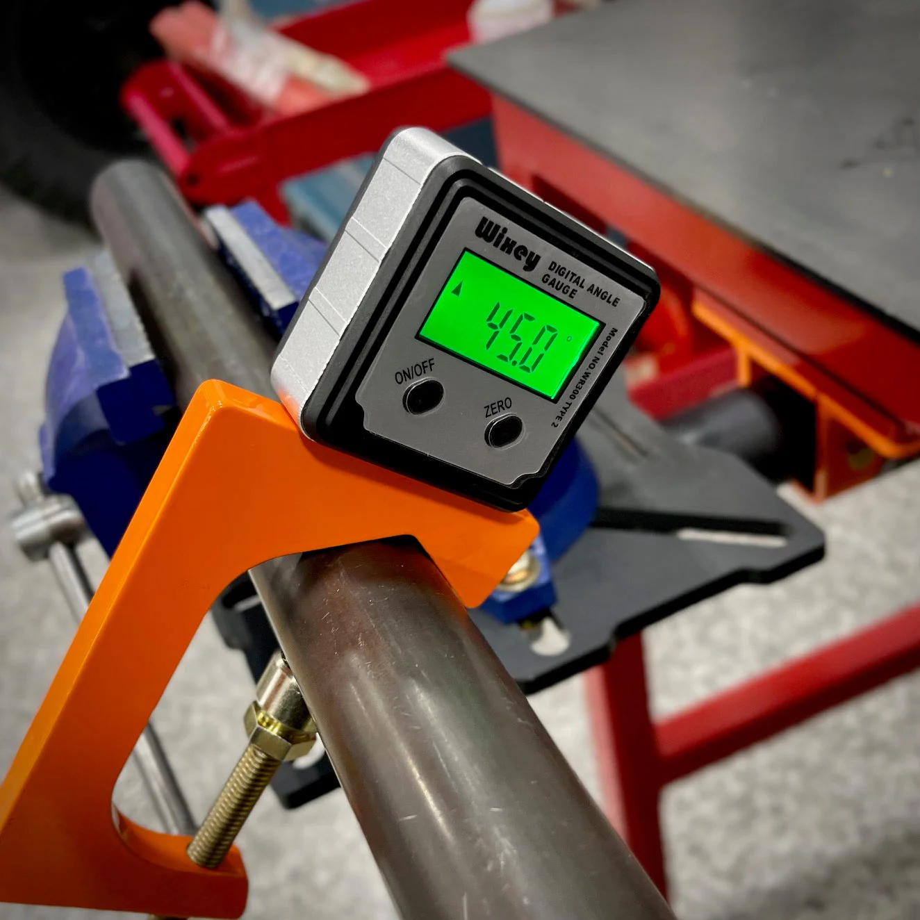 Wixey Digital Angle Finder with Backlight - Image 4